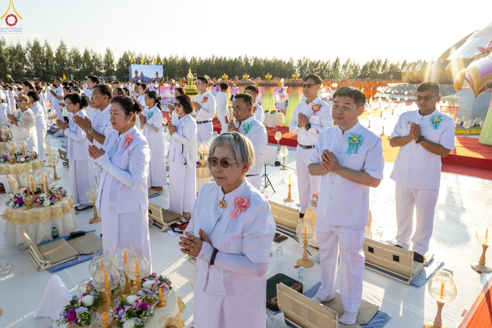 ภาพ No.301942:วันที่ 23 มกราคม พ.ศ. 2569 พิธีจุดประทีปธรรมถวายเป็นพุทธบูชา และบูชาธรรมมหาปูชนียาจารย์  ณ อนุสรณ์สถานลำดับที่ 5 สถานที่เผยแผ่วิชชาธรรมกายครั้งแรก อนุสรณ์สถานบางปลา วัดบางปลา อำเภอบางเลน จังหวัดนครปฐม ในโครงการธรรมยาตรา กตัญญูบูชา มหาปูชนียาจารย์ พระมงคล