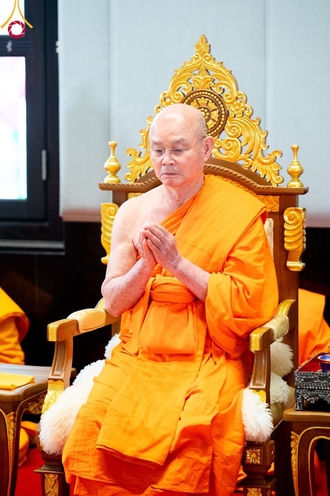 ภาพ No.332321:วันเสาร์ที่ 6 มิถุนายน พ.ศ.2569 พิธีต้อนรับสัญญาบัตร พัดยศ พระราชภาวนาวชิรวิเทศ วิ. ณ อุโบสถพระไตรปิฏก วัดพระธรรมกาย