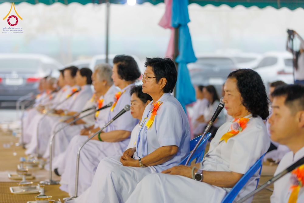 ภาพ No.298619:วันที่ 20 มกราคม พ.ศ. 2569 พิธีถวายภัตตาหารเป็นสังฆทาน แด่พระธรรมยาตรา ณ อนุสรณ์สถานบางปลา วัดบางปลา อำเภอบางเลน จังหวัดนครปฐม ในโครงการธรรมยาตรา กตัญญูบูชา มหาปูชนียาจารย์ พระมงคลเทพมุนี(สด จนฺทสโร) พระผู้ปราบมาร อนุสรณ์สถาน 7 แห่ง ปีที่ 14