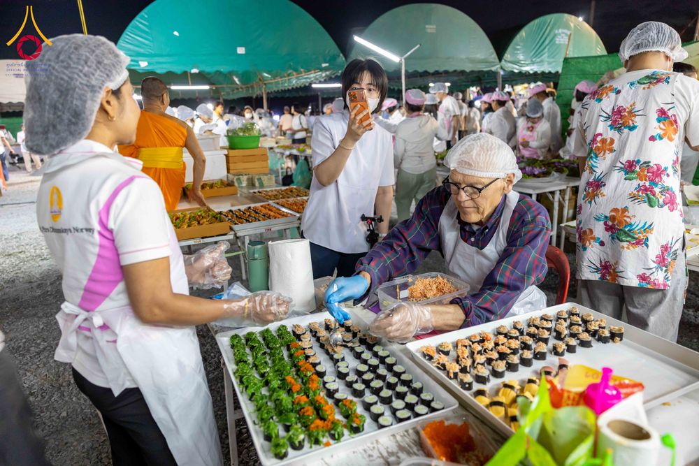 ภาพ No.300971:วันที่ 23 มกราคม พ.ศ. 2569 พิธีถวายภัตตาหารเป็นสังฆทาน แด่พระธรรมยาตรา ณ อนุสรณ์สถานบางปลา วัดบางปลา อำเภอบางเลน จังหวัดนครปฐม ในโครงการธรรมยาตรา กตัญญูบูชา มหาปูชนียาจารย์ พระมงคลเทพมุนี(สด จนฺทสโร) พระผู้ปราบมาร อนุสรณ์สถาน 7 แห่ง ปีที่ 14