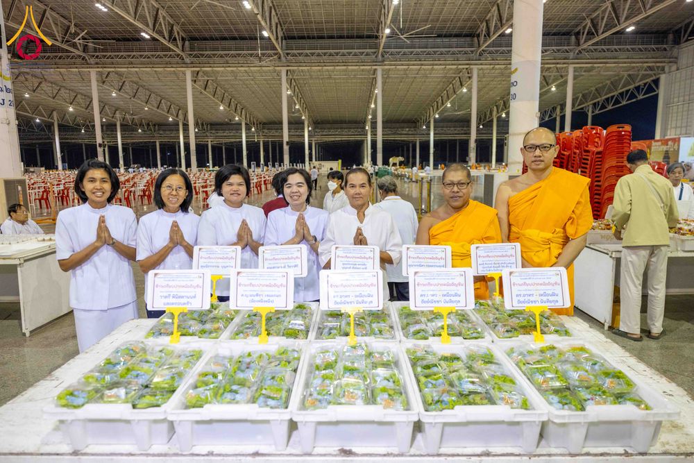 ภาพ No.305215:วันที่ 29 มกราคม พ.ศ. 2569 พิธีถวายภัตตาหารเป็นสังฆทาน แด่พระธรรมยาตรา ณ วัดพระธรรมกาย  จังหวัดปทุมธานี ในโครงการธรรมยาตรา กตัญญูบูชา มหาปูชนียาจารย์ พระมงคลเทพมุนี(สด จนฺทสโร) พระผู้ปราบมาร อนุสรณ์สถาน 7 แห่ง ปีที่ 14