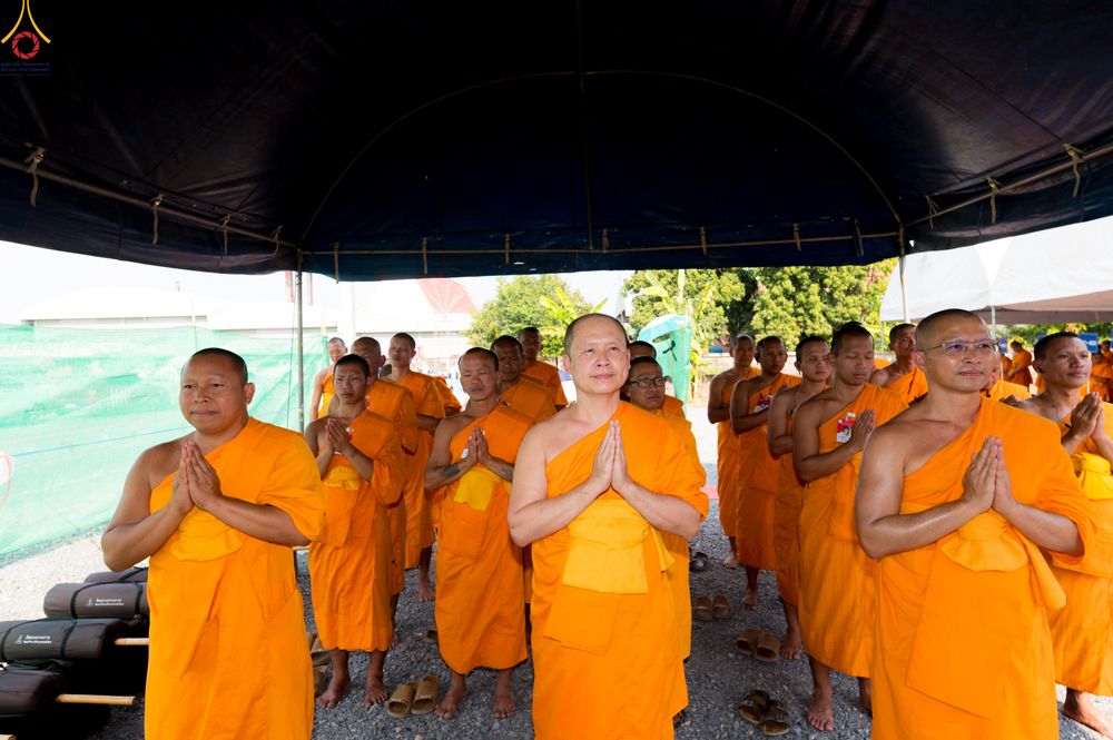 ภาพ No.294929:วันที่ 14 มกราคม พ.ศ. 2569 พิธีต้อนรับพระธรรมยาตรา อนุสรณ์สถานลำดับที่ 4  สถานที่เกิดด้วยกายธรรม ณ วัดโบสถ์บน ต.บางคูเวียง จ.นนทบุรี ในโครงการธรรมยาตรา กตัญญูบูชา มหาปูชนียาจารย์ พระมงคลเทพมุนี(สด จนฺทสโร) พระผู้ปราบมาร อนุสรณ์สถาน 7 แห่ง ปีที่ 14