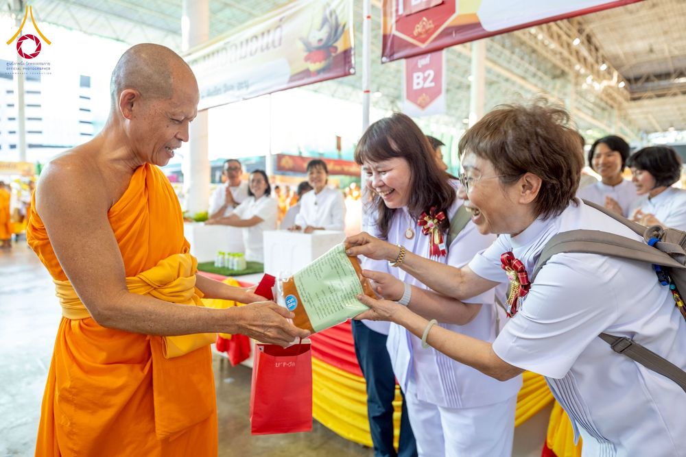 ภาพ No.273056:วันอาทิตย์ที่ 23 พฤศจิกายน พ.ศ.2568 พิธีมุทิตาสักการะ พระมหาเถระและพระเถระ ประจำปีพุทธศักราช 2568 ณ ห้องแก้วสารพัดนึก 2 สภาธรรมกายสากล  วัดพระธรรมกาย