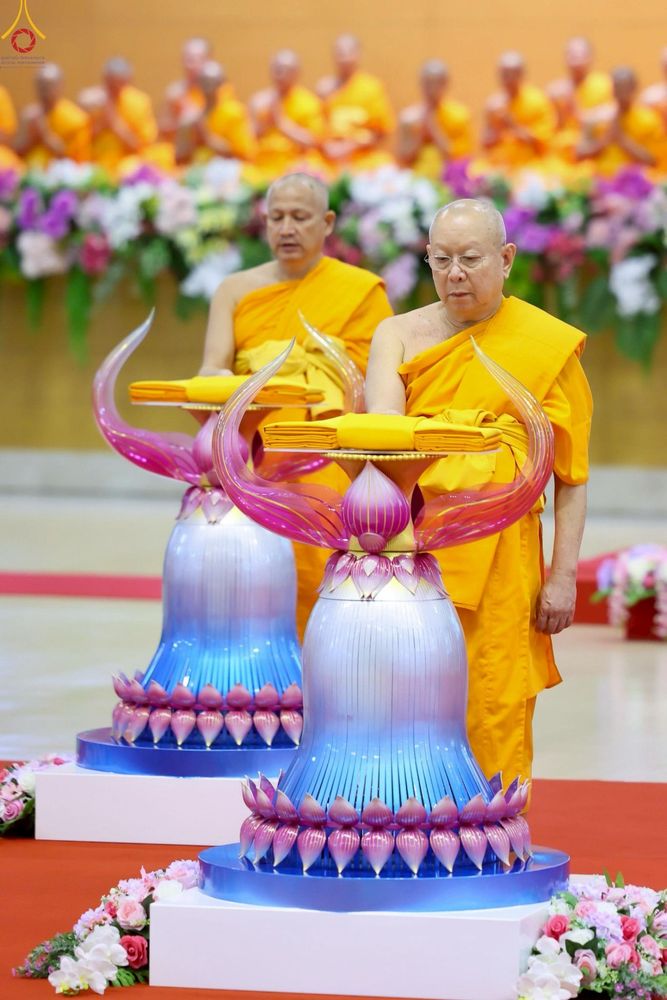 ภาพ No.251750:วันที่ 10 ตุลาคม พ.ศ. 2568 พิธีทอดผ้าป่าสมทบกฐินวัดพระธรรมกาย และสมทบกฐิน 30,000 กว่าวัดทั่วประเทศ ครั้งที่ 3 ณ สภาธรรมกายสากล วัดพระธรรมกาย