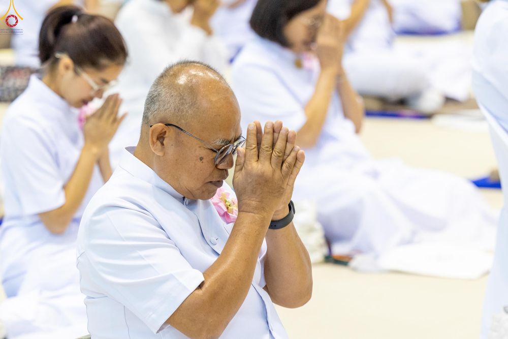 ภาพ No.281114:วันที่ 21 ธันวาคม พ.ศ.2568 พิธีมุทิตาหลวงพ่อทัตตชีโว ณ ห้องแก้วสารพัดนึก วัดพระธรรมกาย