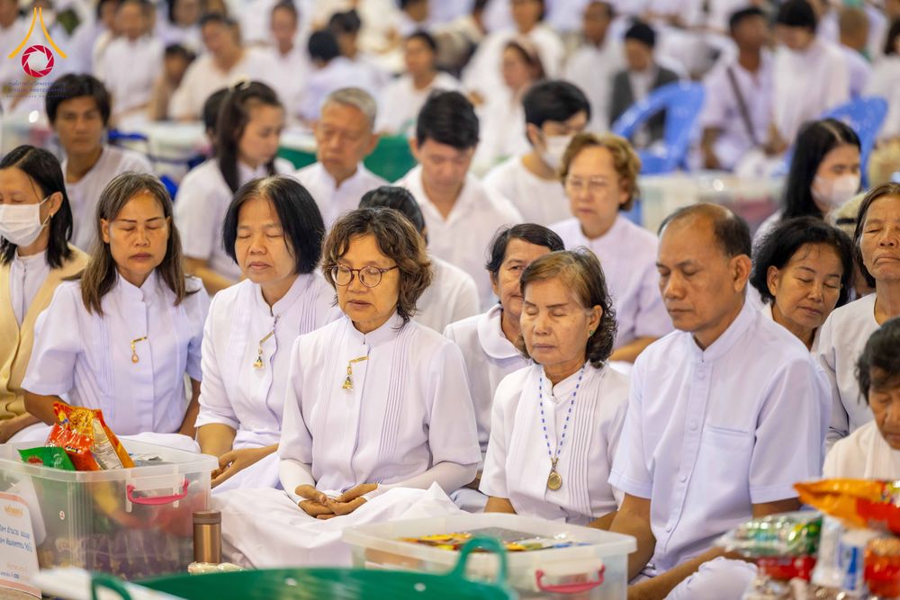 ภาพ No.308433:วันที่ 1 กุมภาพันธ์ พ.ศ. 2569 พิธีตักบาตรข้าวสารอาหารแห้ง ณ บ้านแก้วเรือนทองคุณยาย สภาธรรมกายสากล วัดพระธรรมกาย