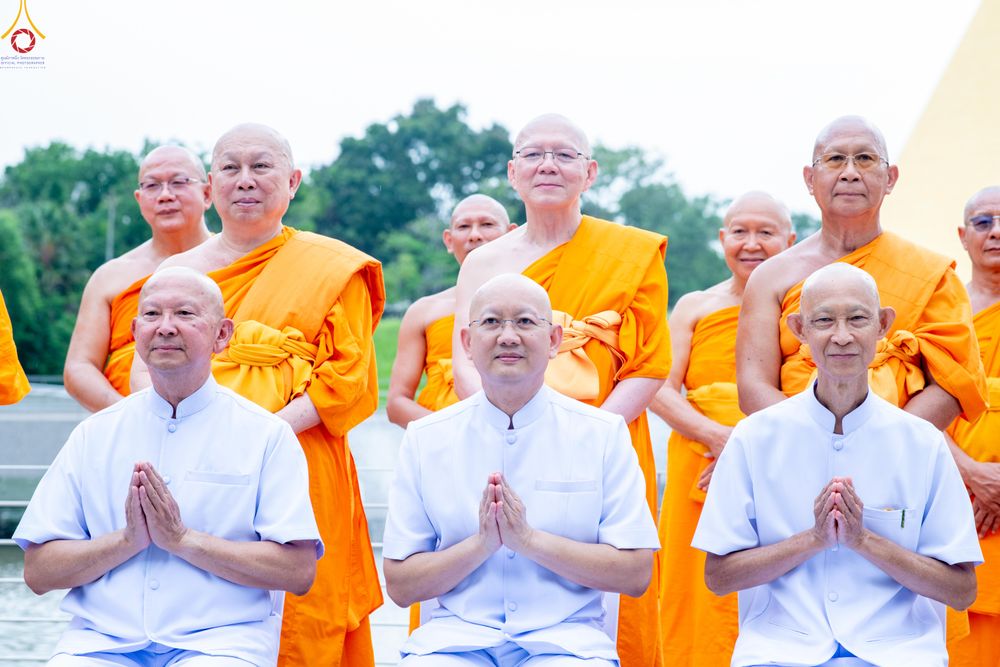 ภาพ No.330267:วันที่ 30 พฤษภาคม พ.ศ.2569 พิธีตัดปอยผมและปลงผม อุบาสกอุปสมบทอุทิศชีวิต 11 ท่าน ณ โบสถ์พระไตรปิฎก วัดพระธรรมกาย จังหวัดปทุมธานี