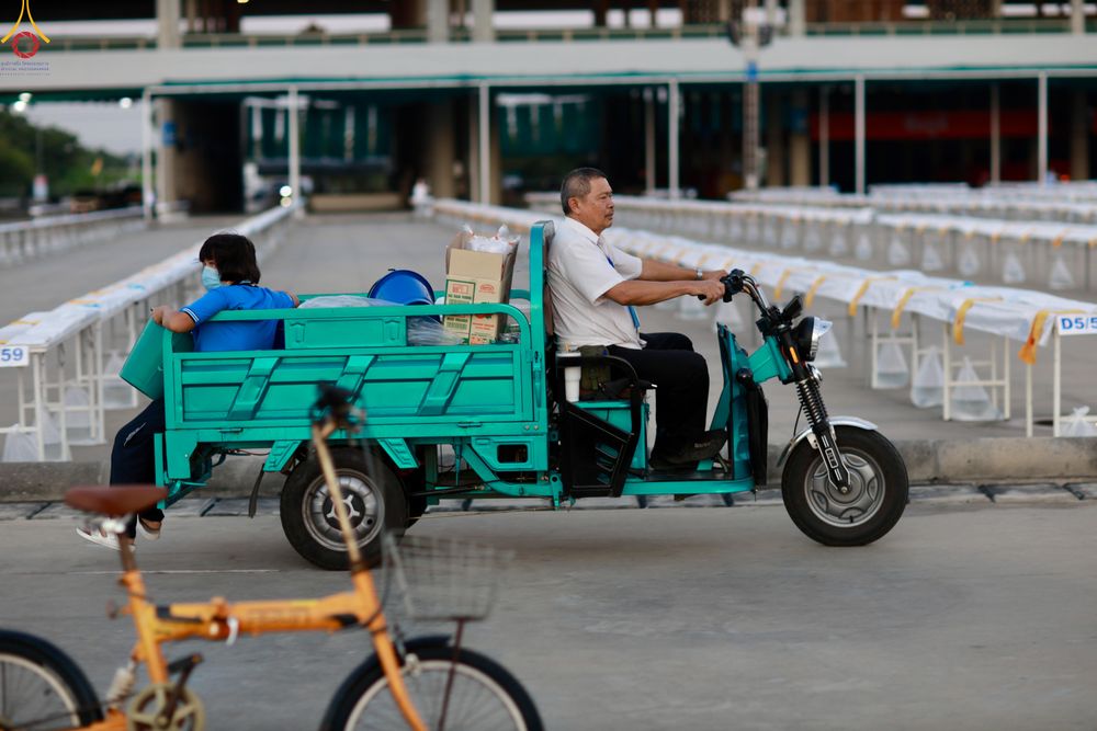 ภาพ No.320473:วันที่ 9 เมษายน พ.ศ.2569 การเตรียมงาน มัดถุงน้ำ ถ่วงขาโต๊ะไทยธรรม เพื่องานถวายมหาสังฆทาน 40,000 กว่าวัดทั่วประเทศ วันคุ้มครองโลก 22 เมษายน พ.ศ.2569 วัดพระธรรมกาย