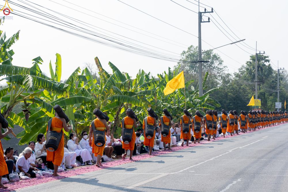 ภาพ No.299505:วันที่ 18 มกราคม พ.ศ. 2569 พิธีต้อนรับพระธรรมยาตรา ณ อนุสรณ์สถานลำดับที่ 5 สถานที่เผยแผ่วิชชาธรรมกายครั้งแรก อนุสรณ์สถานบางปลา วัดบางปลา อำเภอบางเลน จังหวัดนครปฐม ในโครงการธรรมยาตรา กตัญญูบูชา มหาปูชนียาจารย์ พระมงคลเทพมุนี(สด จนฺทสโร) พระผู้ปราบมาร อนุส