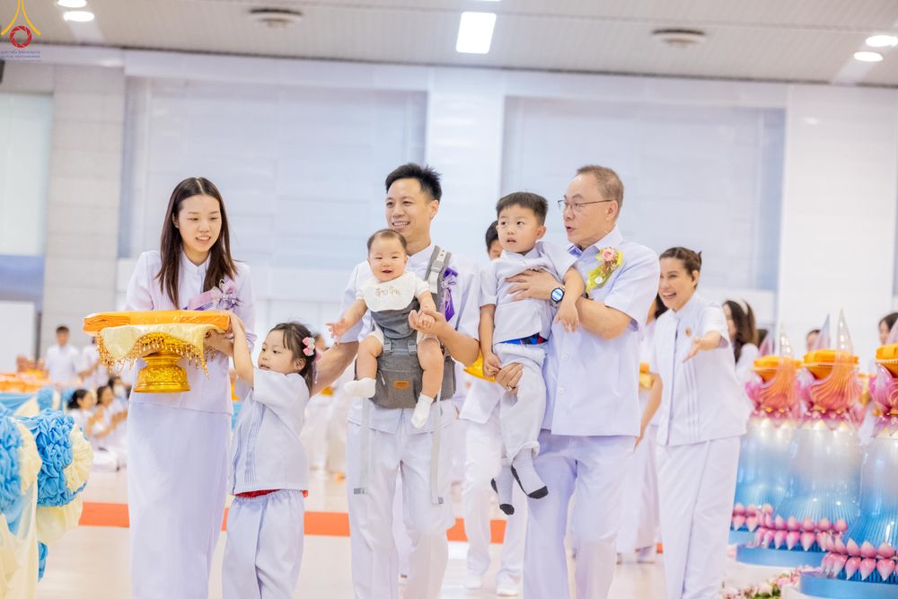 ภาพ No.318547:วันอาทิตย์ต้นเดือนที่ 5 เมษายน พ.ศ.2569 พิธีทอดผ้าป่าสมทบมหาสังฆทาน 40,000 กว่าวัดทั่วประเทศ ณ สภาธรรมกายสากล วัดพระธรรมกาย