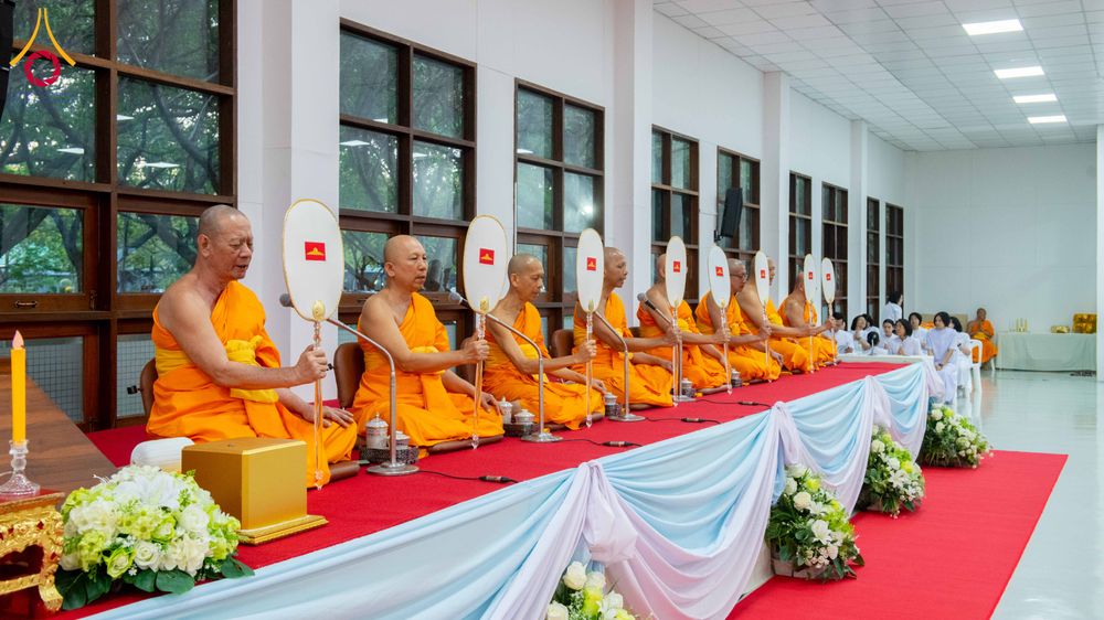 ภาพ No.314465:วันพฤหัสบดีที่ 19 มีนาคม พ.ศ. 2569 พิธีบำเพ็ญกุศล คุณพ่อณรงค์ จินตมากุล โยมบิดา พระครูปลัดรัตนวีรวัฒน์ (รังสฤษดิ์ อิทฺธิจินตโก) ที่ปรึกษาเจ้าคณะจังหวัดปทุมธานี เจ้าอาวาสวัดพระธรรมกาย  ณ ห้องปลูกศรัทธา 2 วัดพระธรรมกาย ปทุมธานี