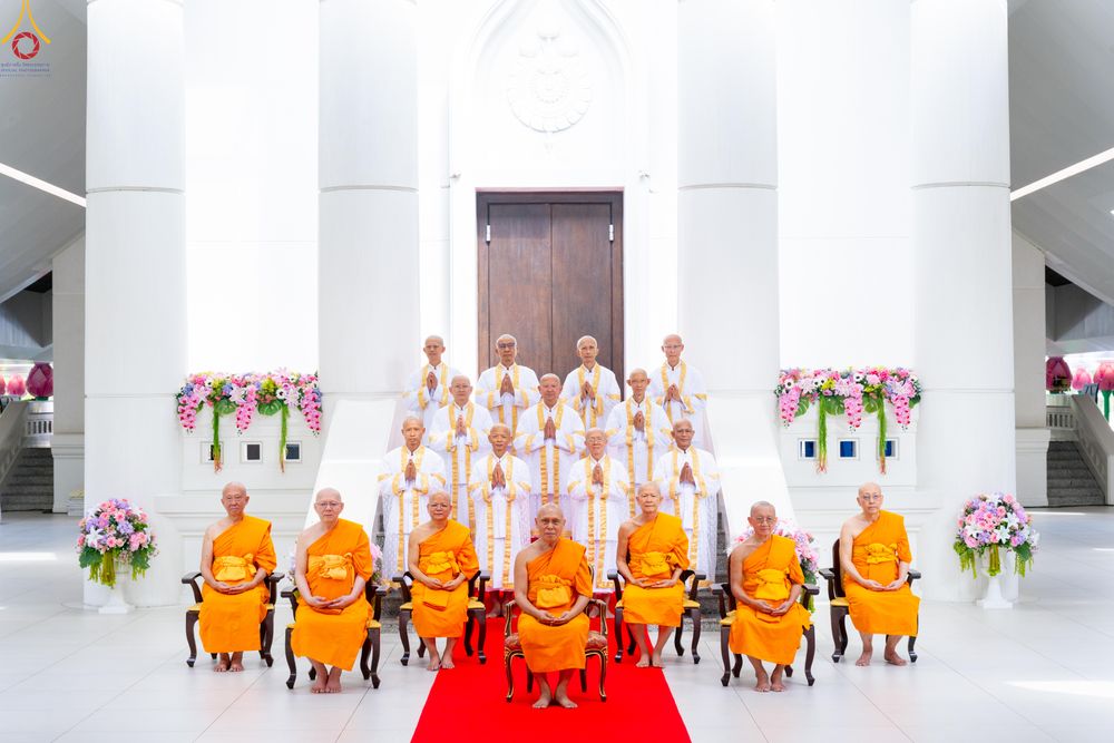 ภาพ No.330725:วันวิสาขบูชา อาทิตย์ที่ 31 พฤษภาคม พ.ศ.2569 พิธีบรรพชาสามเณรอุบาสก 11 ท่าน , พิธีถวายบาตรผ้าไตร และจตุปัจจัยไทยธรรม แด่สามเณร , พิธีอุปสมบทอุทิศชีวิต , พิธีกล่าวคำกัปปิยภัณฑ์  ณ อุโบสถพระไตรปิฎก วัดพระธรรมกาย จังหวัดปทุมธานี
