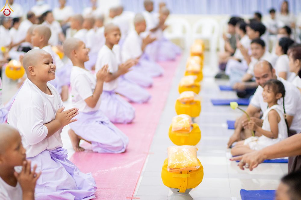 ภาพ No.320154:วันเสาร์ที่ 4 เมษายน 2569 พิธีตัดปอยผม ขอขมาผู้ปกครอง  มอบบาตร-ผ้าไตร และพิธีบรรพชาสามเณร 87 รูป  ณ ศูนย์ปฏิบัติธรรมระยอง(บ้านช่องลม)  ต.บางบุตร อ.บ้านค่าย จ.ระยอง