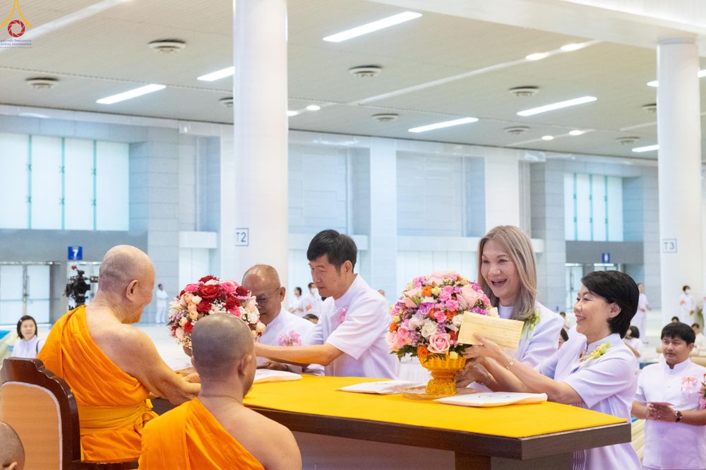 ภาพ No.281102:วันที่ 21 ธันวาคม พ.ศ.2568 พิธีมุทิตาหลวงพ่อทัตตชีโว ณ ห้องแก้วสารพัดนึก วัดพระธรรมกาย