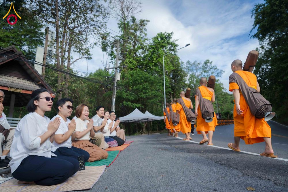 ภาพ No.329143:วันเสาร์ที่ 16 พฤษภาคม พ.ศ.2569 ธรรมยาตรา เดินดูดวงขึ้นดอยฉลองแชมป์บาลี วัดบ้านขุน อำเภอฮอด จังหวัดเชียงใหม่