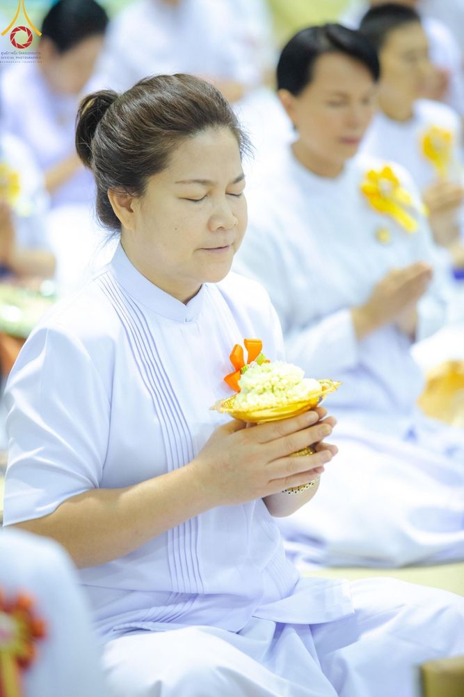 ภาพ No.160006:พิธีปฎิบัติธรรม , พิธีสักการะพระมงคลเทพมุนี (สด จนฺทสโร) พระผู้ปราบมาร ณ สภาธรรมกายสากล วัดพระธรรมกาย วันพฤหัสบดีที่ 10 ตุลาคม พ.ศ. 2567