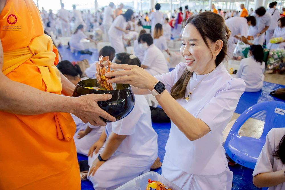 ภาพ No.277032:วันอาทิตย์ที่ 7 ธันวาคม พ.ศ. 2568 พิธีตักบาตรอาทิตย์ต้นเดือน ณ บ้านแก้วเรือนทองคุณยายฯ วัดพระธรรมกาย