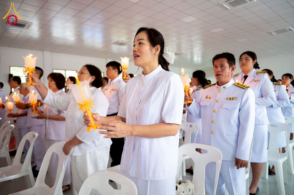 ภาพ No.237767:พิธีถวายเครื่องราชสักการะและวางพานพุ่ม และพิธีจุดเทียนถวายพระพรชัยมงคล เนื่องในโอกาสวันเฉลิมพระชนมพรรษา สมเด็จพระนางเจ้าสิริกิติ์ พระบรมราชินีนาถ พระบรมราชชนนีพันปีหลวง วันอังคารที่ 12 สิงหาคม พ.ศ. 2568  ณ อาคารปลูกศรัทธา 2 วัดพระธรรมกาย