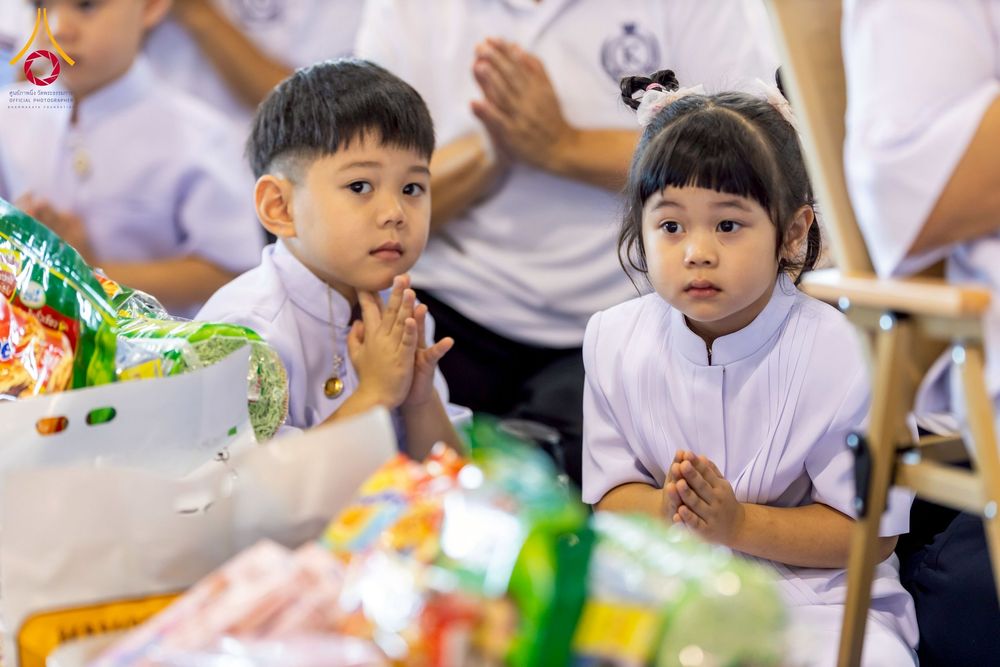 ภาพ No.256807:วันที่ 5 ตุลาคม พ.ศ. 2568 พิธีตักบาตร ข้าวสารอาหารแห้ง ณ บ้านแก้วเรือนทองคุณยายฯ สภาธรรมกายสากล วัดพระธรรมกาย