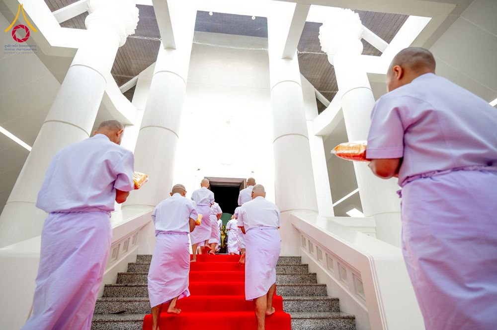ภาพ No.244724:วันเสาร์ที่ 6 กันยายน พ.ศ. 2568 พิธีขอขมา-รับผ้าไตรของนาคธรรมทายาท โครงการอุปสมบทหมู่บูชาธรรมครบรอบ 108 ปี  วันครูผู้ค้นพบวิชชาธรรมกาย ณ โบสถ์พระไตรปิฎก วัดพระธรรมกาย