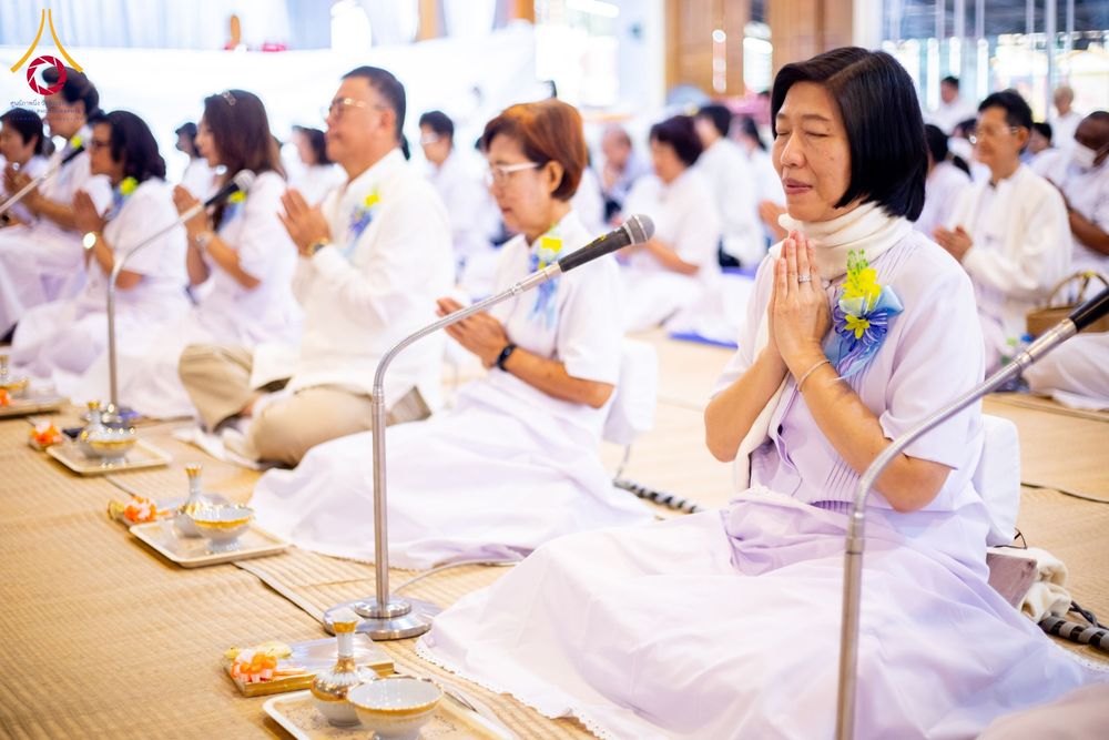 ภาพ No.195916:พิธีถวายภัตตาหารเป็นสังฆทาน แด่พระธรรมยาตรา ณ วัดโบสถ์(บน) ตำบลบางคูเวียง อำเภอบางกรวย จังหวัดนนทบุรี ในโครงการธรรมยาตรา กตัญญูบูชา มหาปูชนียาจารย์ พระมงคลเทพมุนี(สด จนฺทสโร) พระผู้ปราบมาร อนุสรณ์สถาน 7 แห่ง ปีที่ 13 วันที่ 16 มกราคม พ.ศ. 2568