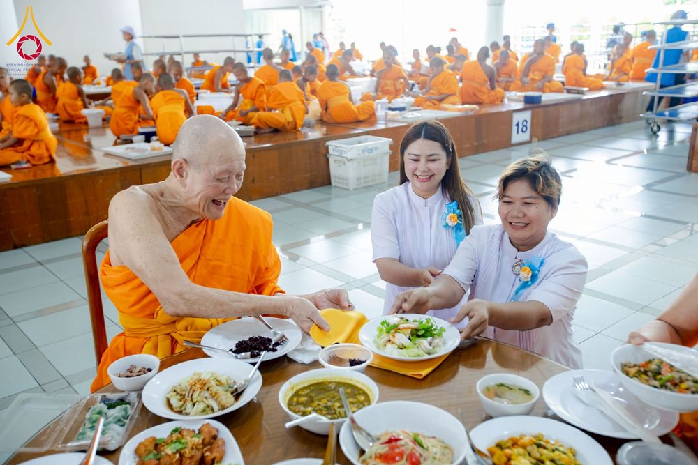 ภาพ No.265948:วันพุธที่ 5 พฤศจิกายน พ.ศ. 2568 (วันพระ ขึ้น 15 ค่ำ เดือน 12) พิธีบุพเปตพลี ครั้งที่ 172 ร่วมอุทิศบุญแด่หมู่ญาติที่ล่วงลับไปแล้ว และสืบทอดอายุพระพุทธศาสนา ณ หอฉันคุณยายอาจารย์ฯ วัดพระธรรมกาย