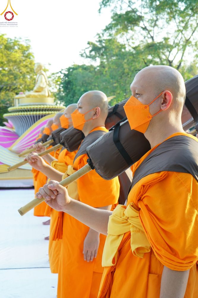 ภาพ No.104429:พระธรรมยาตราร่วมปฏิบัติธรรม และถ่ายภาพหมู่ประวัติศาสตร์ หน้ามหาวิหารพระมงคลเทพมุนี วันที่ 27 ธันวาคม พ.ศ. 2566