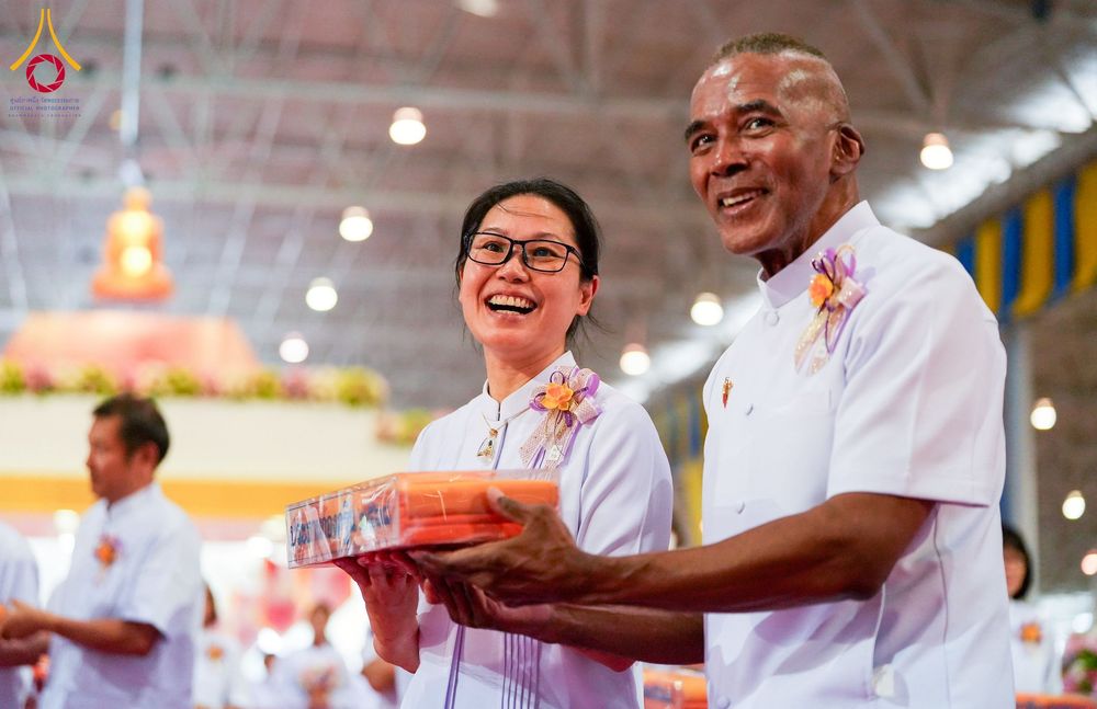 ภาพ No.264529:วันอาทิตย์ที่ 2 พฤศจิกายน พ.ศ. 2568 พิธีทอดกฐินสามัคคี ณ สภาธรรมกายสากล วัดพระธรรมกาย