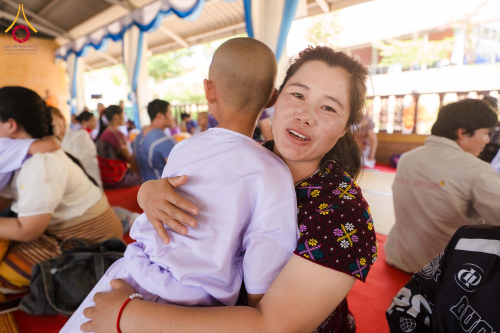 ภาพ No.317676:วันพฤหัสบดีที่ ๒ เมษายน พ.ศ.๒๕๖๙ พิธีบรรพชาสามเณรภาคฤดูร้อน น้อมบูชาธรรมอายุวัฒนมงคล ๘๒ ปี หลวงพ่อธัมมชโย และ ถวายเป็นพระราชกุศลแด่ สมเด็จพระกนิษฐาธิราชเจ้ากรมสมเด็จพระเทพรัตน์ราชสุดาฯ สยามบรมราชกุมารี รุ่นที่ ๑๓ ณ วัดทุ่งเจริญธรรม อำเภออมก๋อย จังหวัดเชี