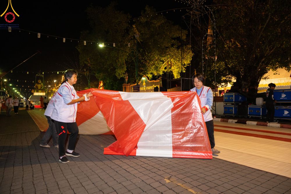 ภาพ No.311147:วันเสาร์ที่ 28 กุมภาพันธ์ พ.ศ. 2569 พิธีตักบาตรพระมหากุศล 11,250 รูป เฉลิมฉลอง 1,250 ปีศรีธรรมราชเจดีย์ สู่มรดกโลก ณ ถนนราชดำเนิน บริเวณหน้าวัดพระมหาธาตุวรมหาวิหาร อ.เมือง จ.นครศรีธรรมราช