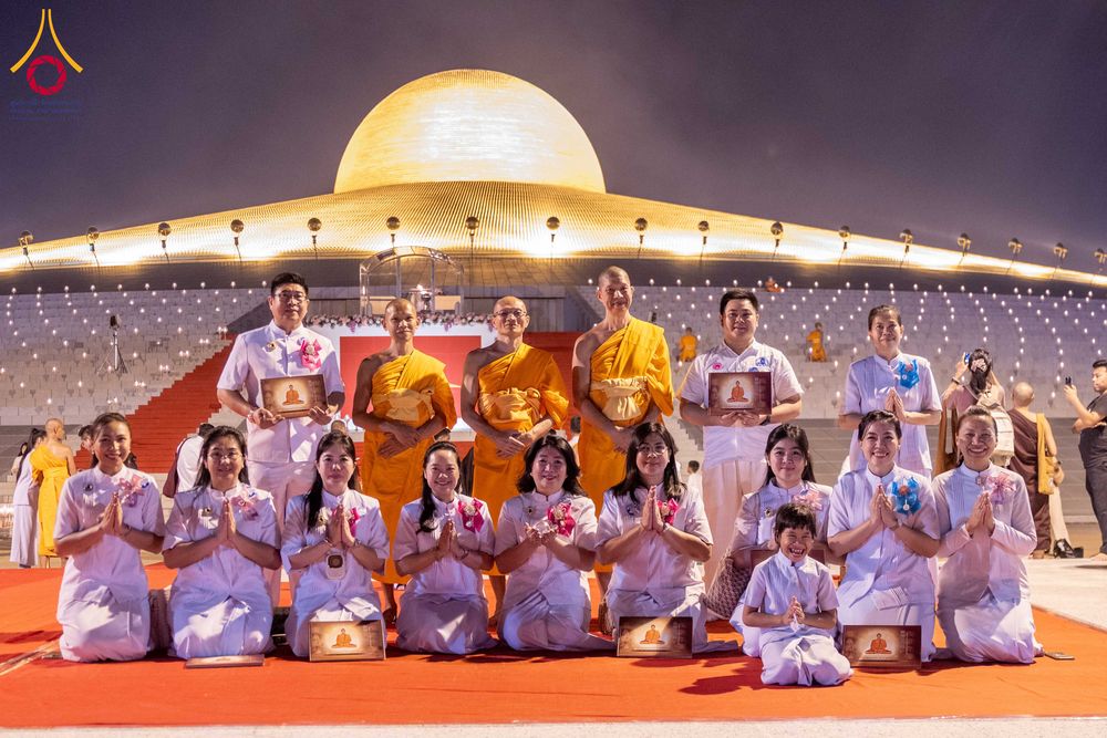 ภาพ No.312483:วันอังคารที่ 3 มีนาคม พ.ศ.2569 พิธีเวียนประทักษิณและจุดมาฆประทีป (ภาพชุดที่ 2) ณ ลานธรรมพระมหาธรรมกายเจดีย์ วัดพระธรรมกาย