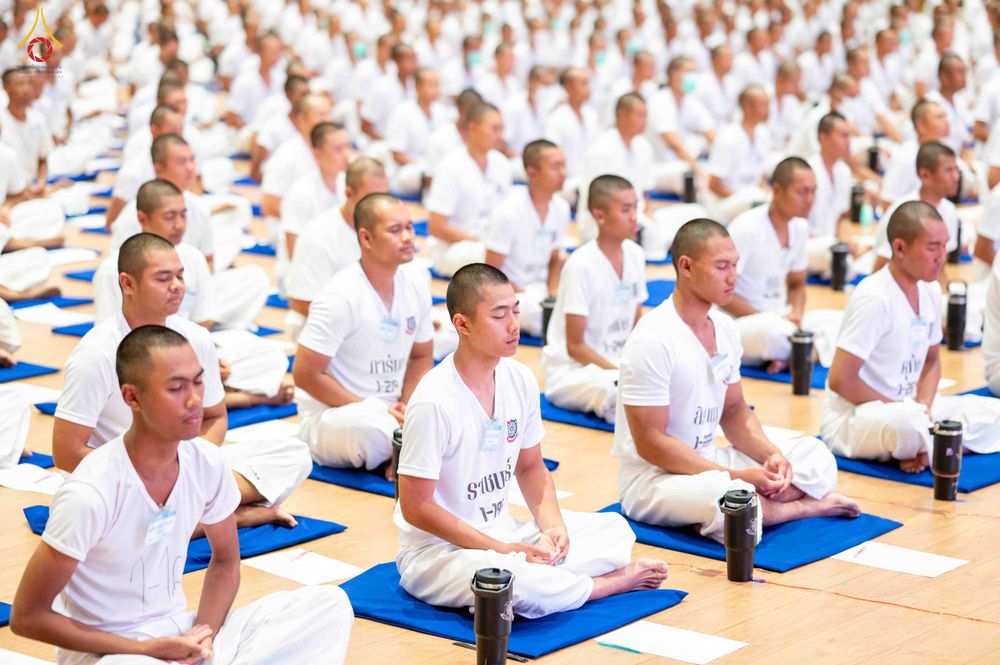 ภาพ No.341508:วันที่ 26 กรกฎาคม พ.ศ. 2569 โครงการพัฒนาคุณธรรม จริยธรรม สำหรับนักเรียนนายสิบตำรวจ (นสต.) รุ่นที่ 17 ศูนย์ฝึกอบรมตำรวจภูธรภาค 1 ได้จัดกิจกรรม  จุดเทียนรวมใจและปฏิบัติธรรมเจริญสมาธิภาวนา เพื่อน้อมอุทิศถวายเป็นพระราชกุศลฯ ณ ศูนย์ปฏิบัติธรรมเวิล์ดพีช วัลเล่