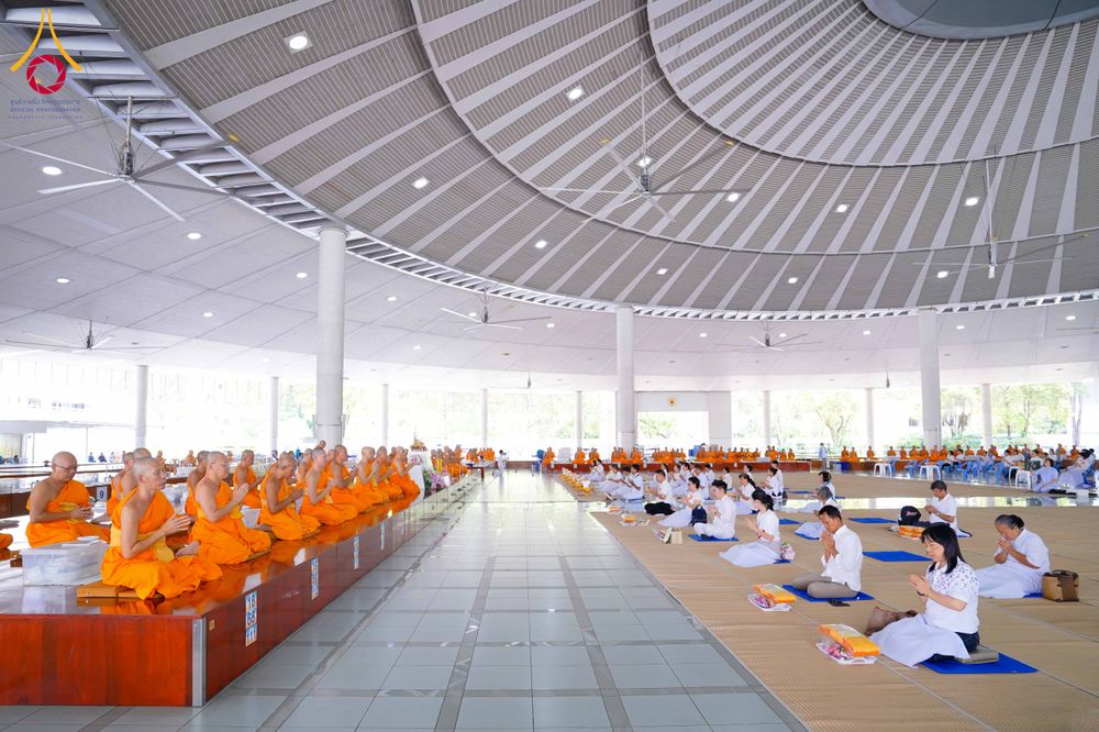 ภาพ No.322839:วันที่ 18 เมษายน พ.ศ. 2569 พิธีถวายภัตตาหารเมนูสวรรค์ เพื่อการบรรลุธรรม ณ หอฉันคุณยายอาจารย์ฯ วัดพระธรรมกาย