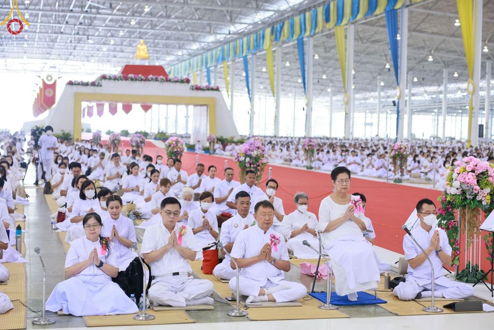 ภาพ No.206025:พิธีตักบาตร และ พิธีบูชาข้าวพระ ในวันอาทิตย์ต้นเดือน 2 กุมภาพันธ์ พ.ศ. 2568 ณ สภาธรรมกายสากล วัดพระธรรมกาย