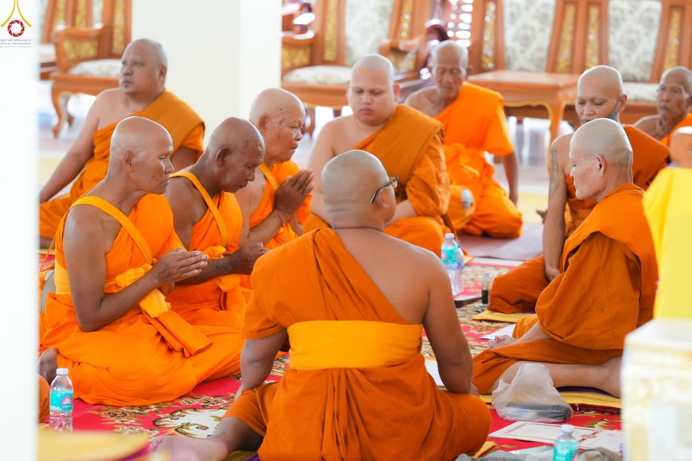 ภาพ No.280472:วันที่ 4 ธันวาคม พ.ศ. 2568 พิธีอุปสมบทหมู่ ในโครงการบวชบูชาธรรมมหาปูชนียาจารย์ 4 วัด ในจังหวัดบุรีรัมย์