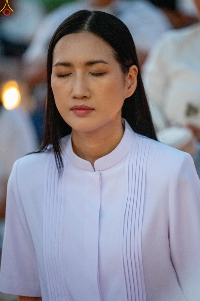 ภาพ No.297081:วันที่ 17 มกราคม พ.ศ. 2569 พิธีจุดประทีปถวายเป็นพุทธบูชา และบูชาธรรมมหาปูชนียาจารย์ (ภาพชุดที่ 2) ณ วัดโบสถ์บน ต.บางคูเวียง จ.นนทบุรี อนุสรณ์สถานลำดับที่ 4 สถานที่เกิดด้วยกายธรรม ในโครงการธรรมยาตรา กตัญญูบูชา มหาปูชนียาจารย์ พระมงคลเทพมุนี(สด จนฺทสโร) พร