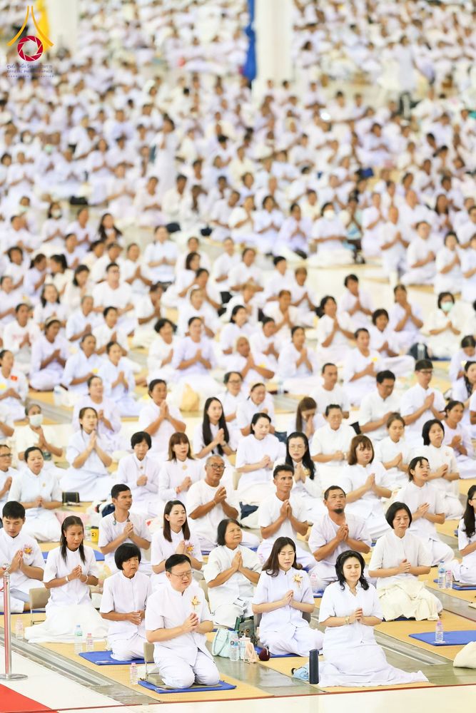 ภาพ No.264279:วันอาทิตย์ที่ 2 พฤศจิกายน พ.ศ. 2568 พิธีบูชาข้าวพระ ณ สภาธรรมกายสากล วัดพระธรรมกาย