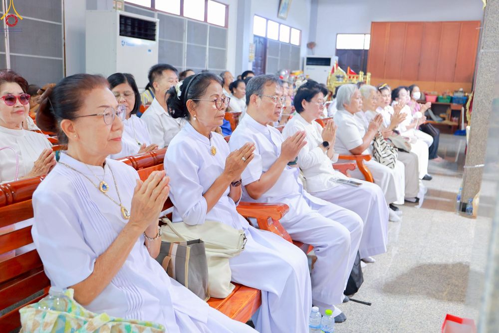 ภาพ No.260126:วันที่ 19 ตุลาคม พ.ศ. 2568 พิธีทอดกฐินสามัคคีทั่วไทย 30,000 วัด โดยคณะศิษยานุศิษย์ บูชาธรรม 81 ปี หลวงพ่อธัมมชโย วัดบัวโรย อ.บางเสาธง จ.สมุทรปราการ