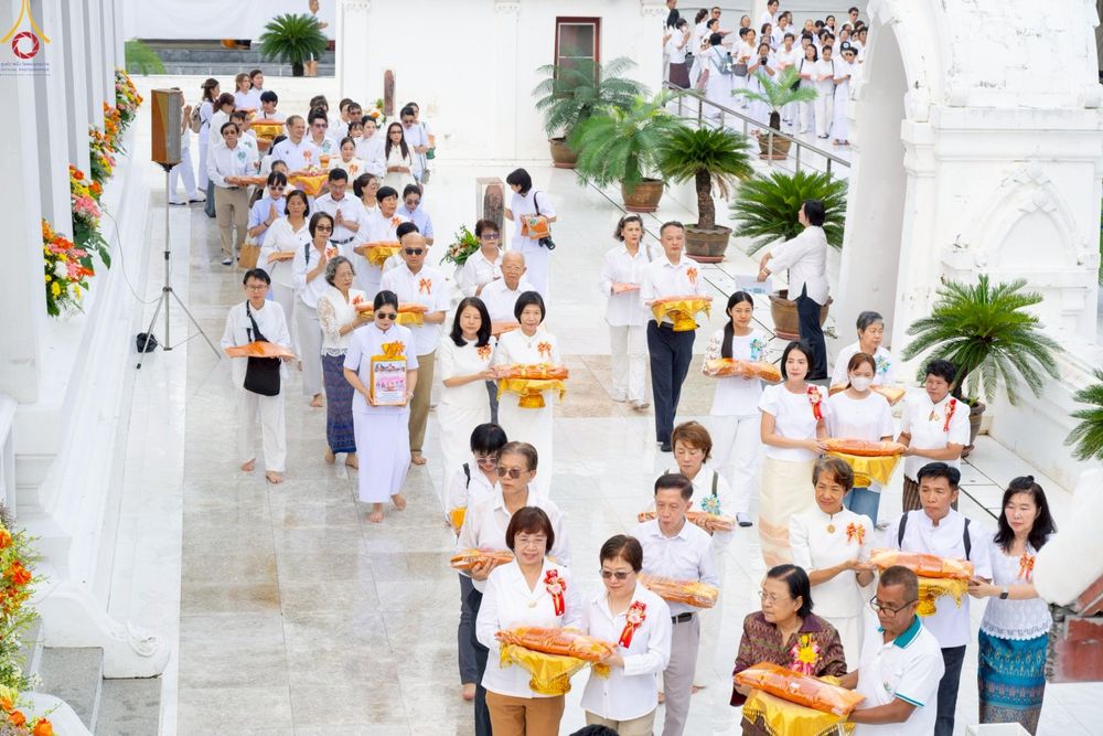 ภาพ No.286031:วันที่ 11 ตุลาคม พ.ศ. 2568 พิธีทอดกฐินสามัคคีทั่วไทย 30,000 วัด โดยคณะศิษยานุศิษย์ บูชาธรรม 81 ปี หลวงพ่อธัมมชโย ณ วัดโบสถ์บน ต.บางคูเวียง อ.บางกรวย จ.นนทบุรี