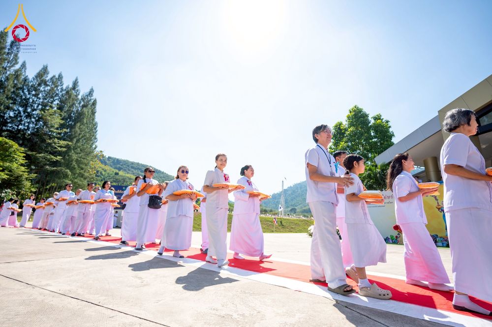 ภาพ No.274916:วันอาทิตย์ที่ 30 พฤศจิกายน พ.ศ. 2568 พิธีทอดผ้าป่า "สร้างองค์พระเจดีย์เพื่อสร้างสันติภาพโลก" ณ ศูนย์ปฏิบัติธรรมระยอง (บ้านช่องลม)