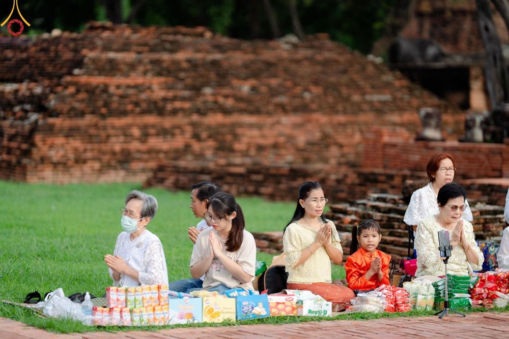 ภาพ No.138498:พิธีตักบาตร วัดราชบูรณะ จ.พระนครศรีอยุธยา วันที่ 25 พฤษภาคม พ.ศ.2567