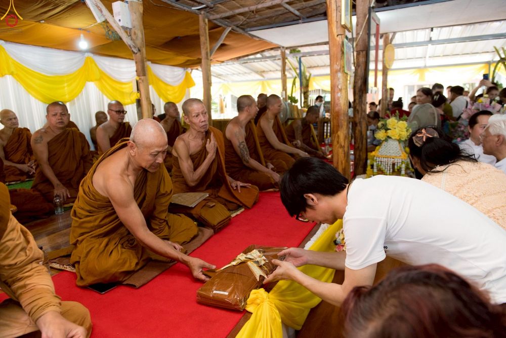 ภาพ No.262878:วันที่ 11 ตุลาคม พ.ศ. 2568 พิธีทอดกฐินสามัคคีทั่วไทย 30,000 วัด โดยคณะศิษยานุศิษย์ บูชาธรรม 81 ปี หลวงพ่อธัมมชโย ณ สำนักปฏิบัติธรรมเปล่งศรีธรรมจักร อ.หนองหญ้าไซ จ.สุพรรณบุรี