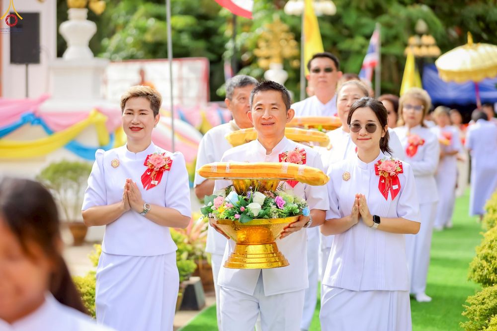 ภาพ No.260260:วันที่ 18 ตุลาคม พ.ศ. 2568 พิธีทอดกฐินสามัคคีทั่วไทย 30,000 วัด โดยคณะศิษยานุศิษย์ บูชาธรรม 81 ปี หลวงพ่อธัมมชโย ณ วัดกิ่วลม ต.บ่อหลวง อ.ฮอด จ.เชียงใหม่