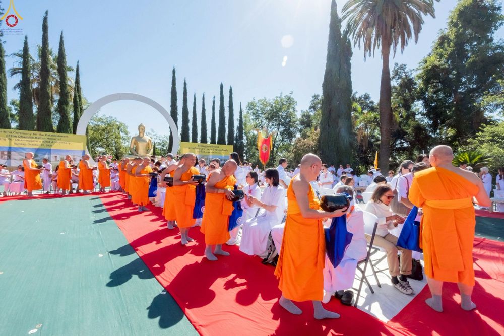 ภาพ No.259284:วันอาทิตย์ที่ 12 ตุลาคม พ.ศ. 2568 พิธีทอดกฐินบรมจักรพรรดิ สร้างอุโบสถ 82 ปี บูชาธรรมหลวงพ่อธัมมชโย ณ วัดพระธรรมกายแคลิฟอร์เนีย ประเทศสหรัฐอเมริกา 