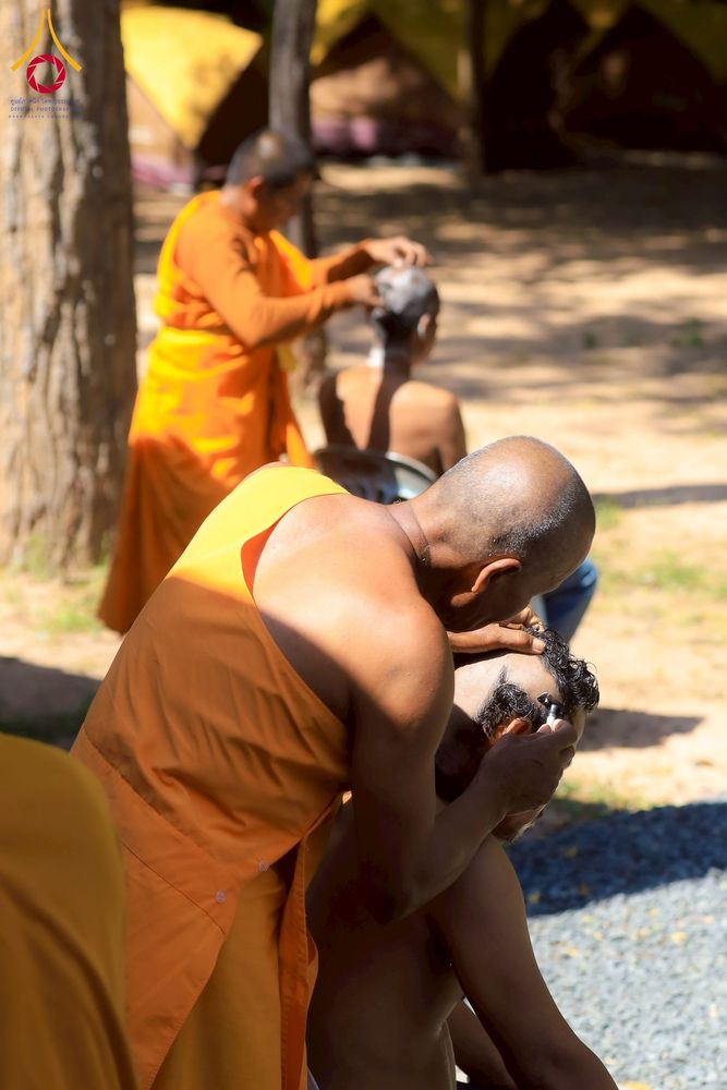 ภาพ No.275926:วันที่ 26-30 พฤศจิกายน พ.ศ. 2568 ทีมพระพี่เลี้ยงตั้งรับ รายงานตัวโครงการบวชบูชาธรรมมหาปูชนียาจารย์ ณ ศูนย์ปฏิบัติธรรมบุรีรัมย์