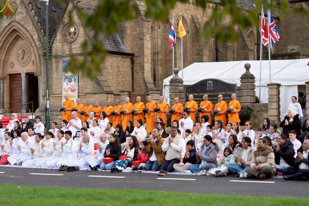 ภาพ No.270837:วันอาทิตย์ที่ 19 ตุลาคม พ.ศ. 2568 พิธีทอดกฐิน “หนึ่งไม่มีสอง” วัดพระธรรมกายนิวคาสเซิล เมืองนิวคาสเซิล ประเทศอังกฤษ 