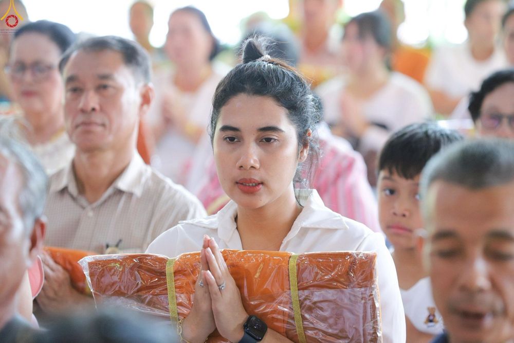 ภาพ No.251195:วันที่ 9 ตุลาคม พ.ศ. 2568 พิธีทอดกฐินสามัคคีทั่วไทย 30,000 วัด โดยคณะศิษยานุศิษย์ บูชาธรรม 81 ปี หลวงพ่อธัมมชโย ณ วัดถ้ำห้วยกลาง ตำบลเขาทะลุ อำเภอสวี จังหวัดชุมพร