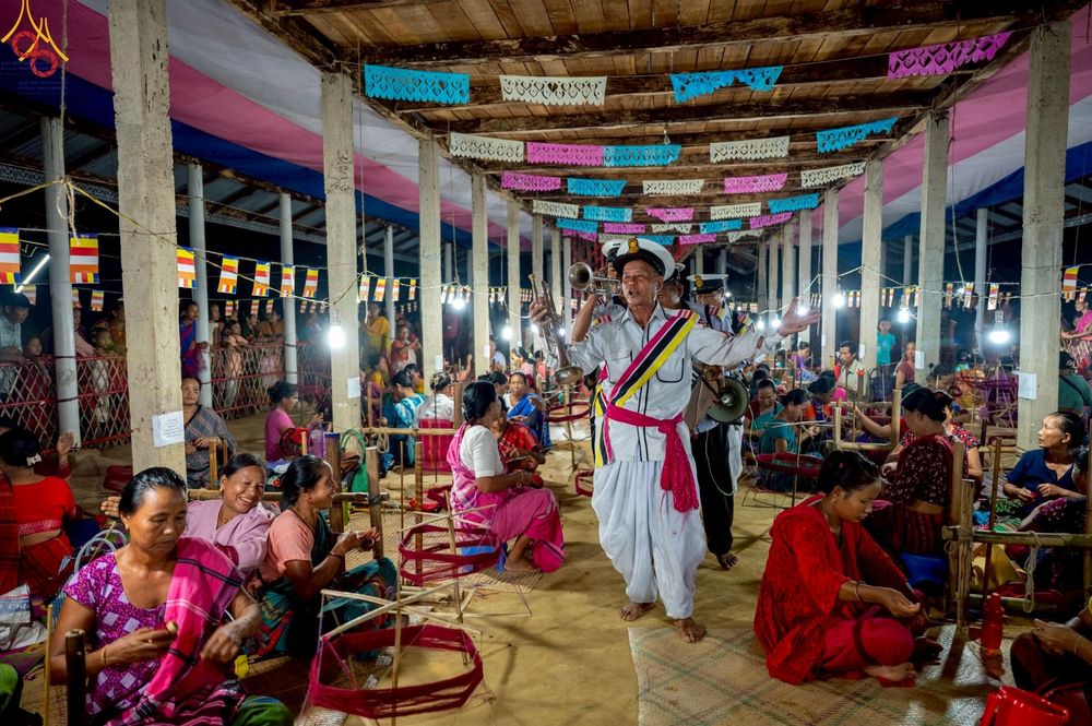 ภาพ No.261609:วันที่ 19 ตุลาคม พ.ศ. 2568 พิธีทอดกฐินสมทบ วัดกัลยาณมิตรต่างประเทศ บูชาธรรม 81 ปี หลวงพ่อธัมมชโย ณ วัดสารนาถ เมืองคาร์การชารี ประเทศบังกลาเทศ 