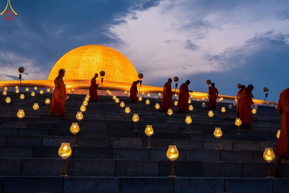 ภาพ No.154784:พิธีจุดประทีป, พิธีฉลองชัยสวดมนต์บทธัมมจักกัปปวัตนสูตร ณ มหารัตนวิหารคด วัดพระธรรมกาย วันอังคารที่ 17 กันยายน พ.ศ. 2567