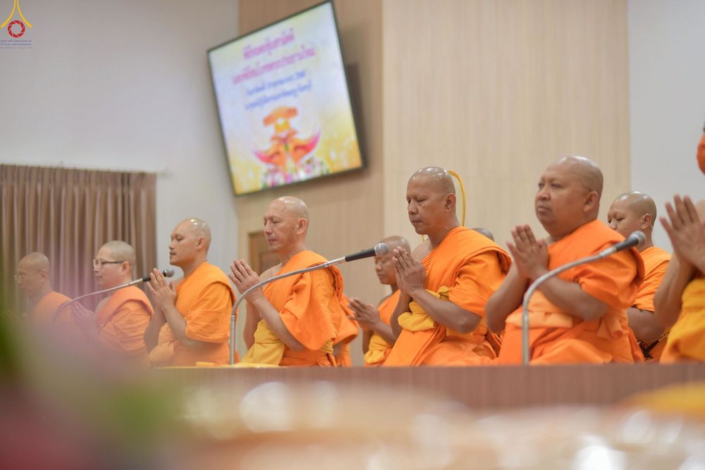 ภาพ No.270441:วันอาทิตย์ที่ 19 ตุลาคม พ.ศ. 2568 พิธีทอดกฐินสามัคคี , พิธีสมโภชพระประธาน อัญเชิญพระบรมสารีริกธาตุบรรจุ ในเกศและประดิษฐานจักรแก้ว ในแผ่นฌานองค์พระประธาน ณ ศูนย์ปฏิบัติธรรมเขาคิชฌกูฏ จ.จันทบุรี